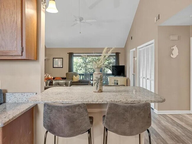 Building Photo - Beautiful Condo with Beach Front Access