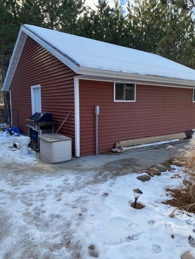 Building Photo - 3 Bedrooms, 2 Bathrooms Single Family Home in Merrifield, MN w/2 car garage