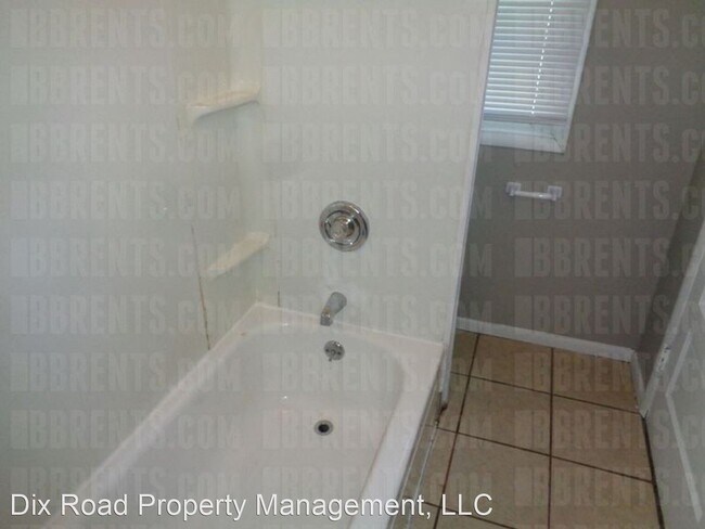 Building Photo - 3 br, 1 bath House - 1006 Auburn Street,