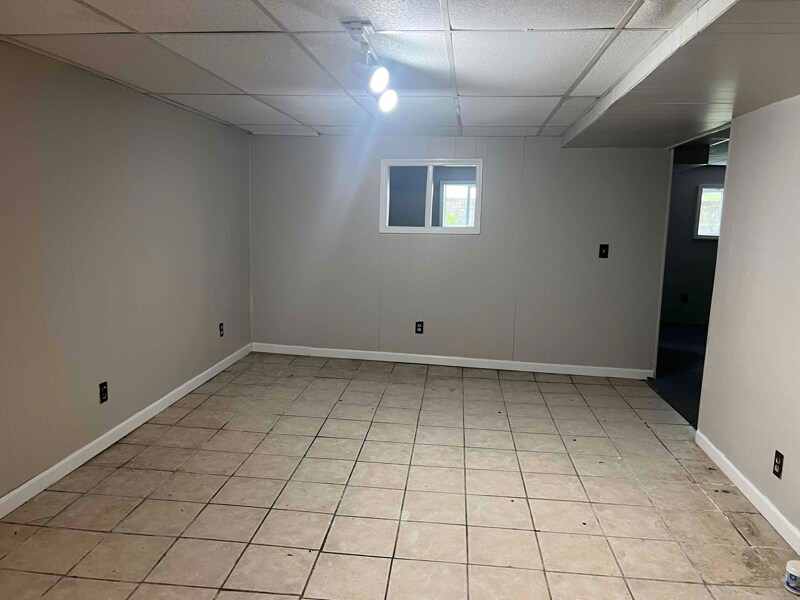 Building Photo - 1437 Hickory Ln