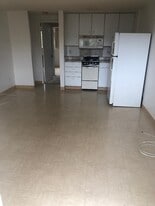 Building Photo - 2860 Waialae Ave