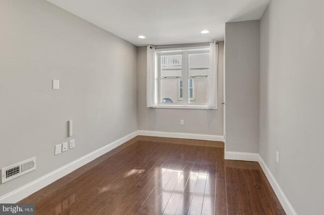 Building Photo - 625 Fernon St