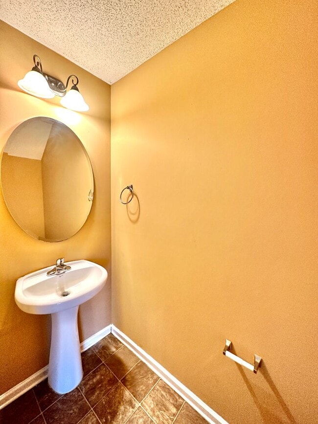 Building Photo - 11424 Oak Arbor Way