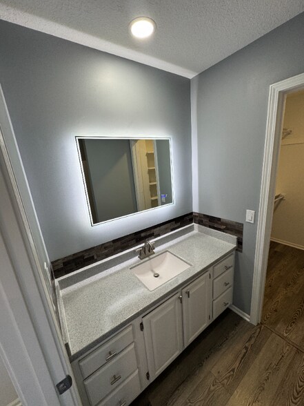 Building Photo - 1238 Oak Bay Run