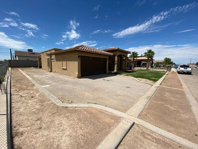Building Photo - HOME FOR RENT IN CLINT