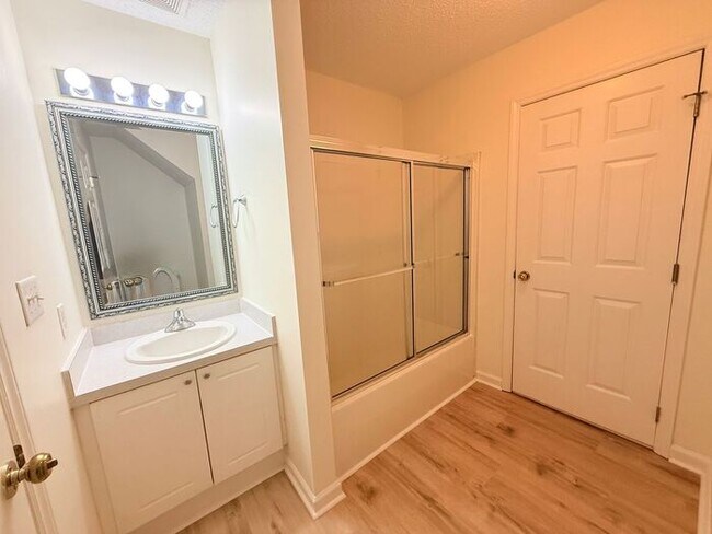 Building Photo - 1529 Crag Burn Ln