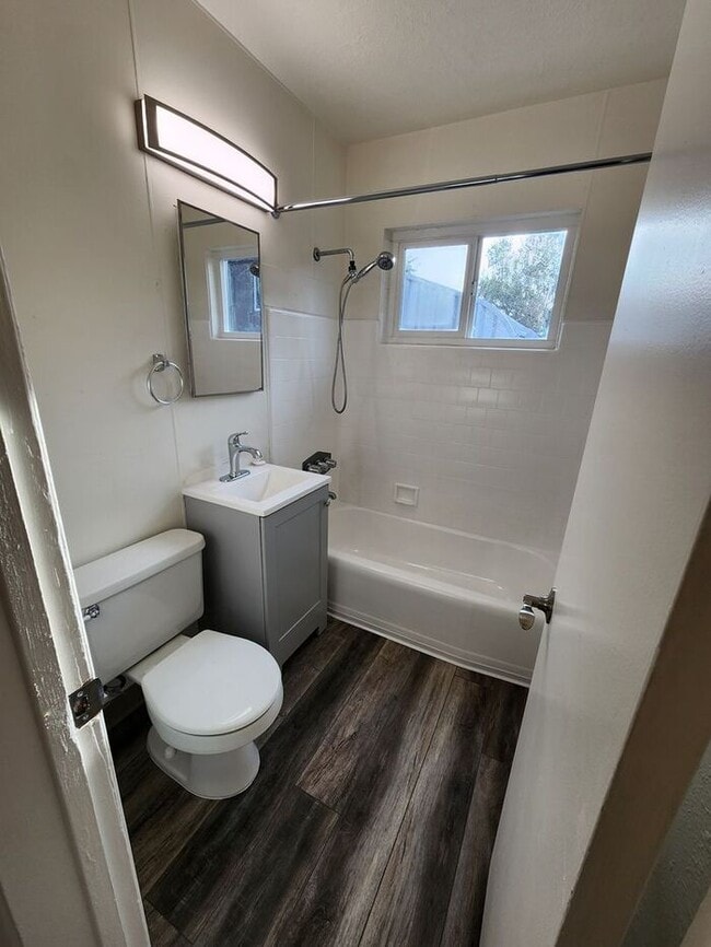 Building Photo - Charming stand alone Cottage w/LARGE Bonus in Lemon Grove $1000 Holiday Special