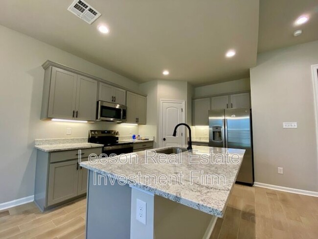 Building Photo - 421 Zinfandel Pl