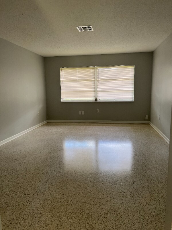 Building Photo - 2643 Cherrywood Ln