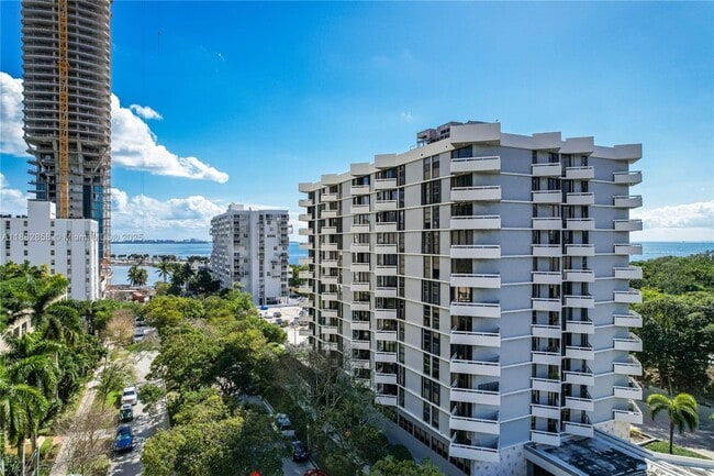 Building Photo - 2501 Brickell Ave