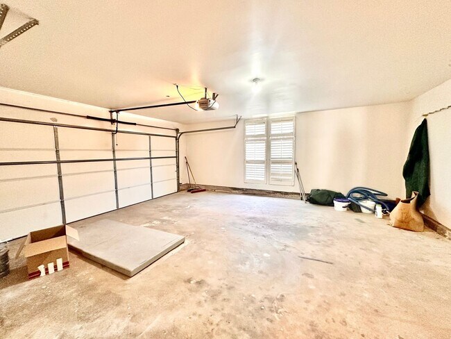 Building Photo - Spacious 4 Bed in Deer Creek - Move in Deposit-Free!(If Qualified)