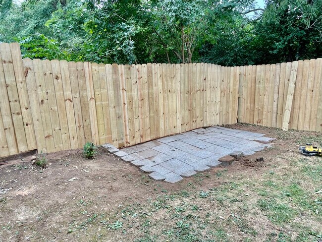 Building Photo - 1150 Horsemans Ln