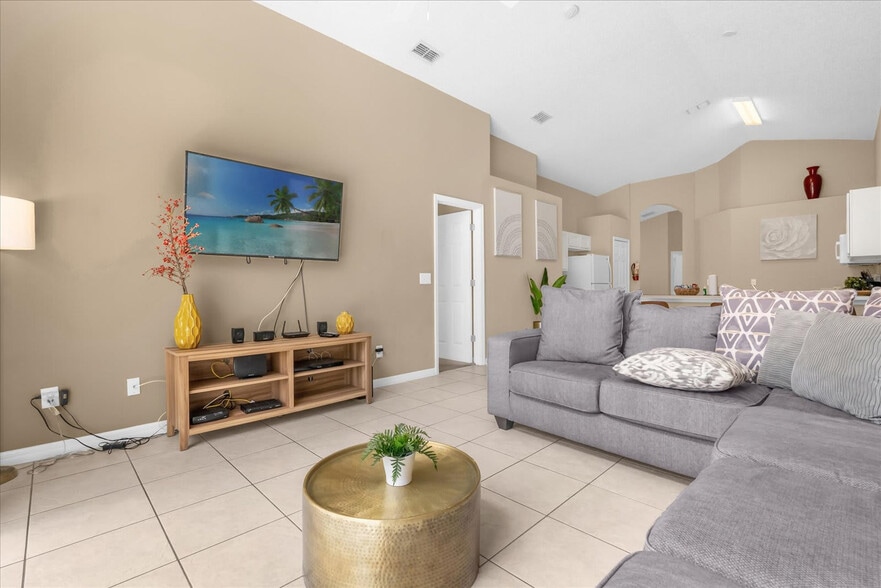 Building Photo - 153 Barefoot Beach Way