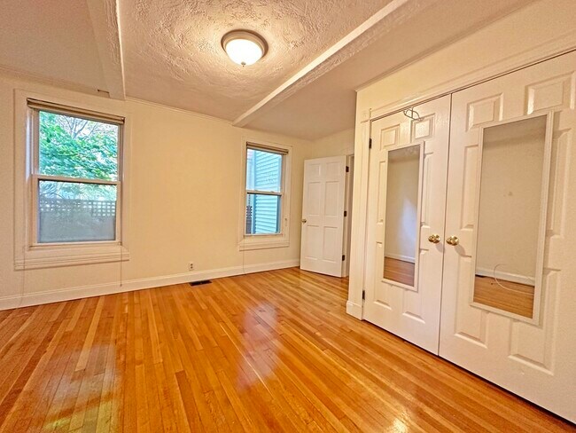 Building Photo - 11 Highland Park