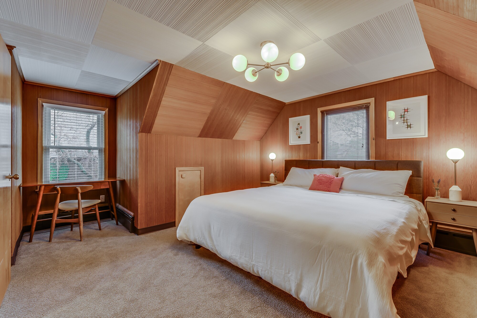 Bedroom - 1032 E Wayne St