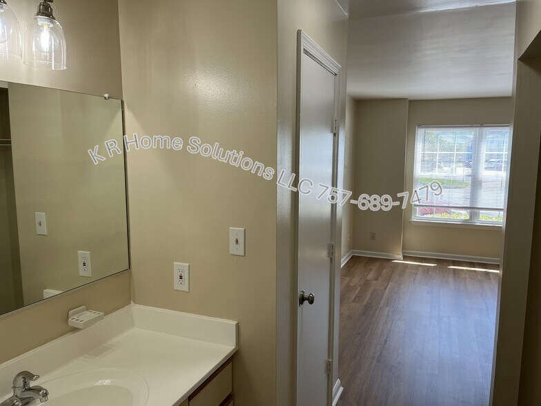 Building Photo - 1449 Olivewood Ct