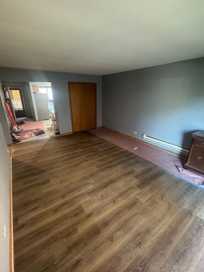 Building Photo - 1671 Maple Ln