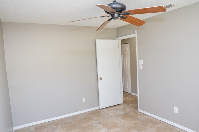 Building Photo - 1483 Elderton Dr