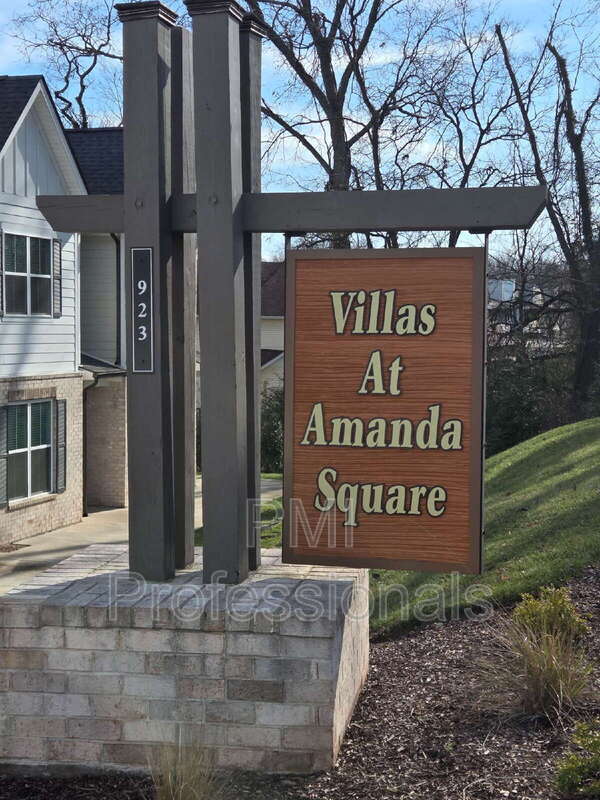 Building Photo - 923 SE Broad St