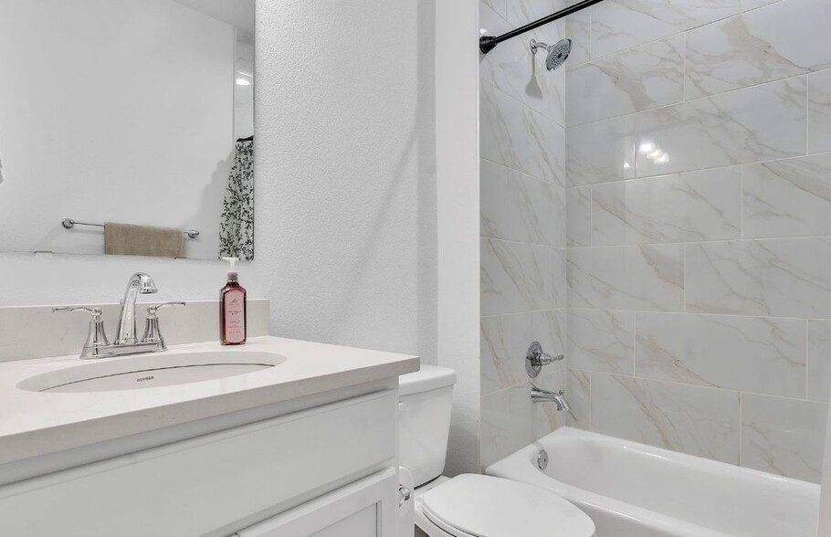 Building Photo - 1371 Vallecito Ct NW