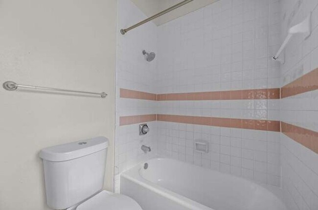 Building Photo - 4 Bedroom Single Family Home in Pflugerville