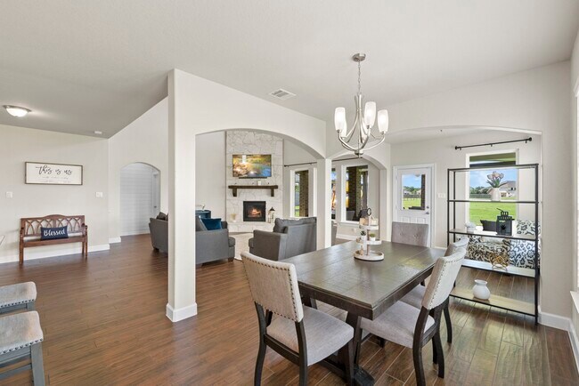 Building Photo - 9502 Windsong Dr