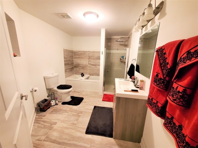 Building Photo - 4518 S King Dr