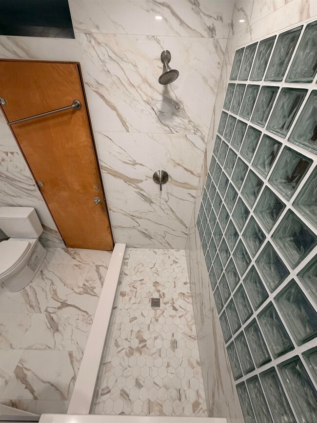 Building Photo - 401 State Street