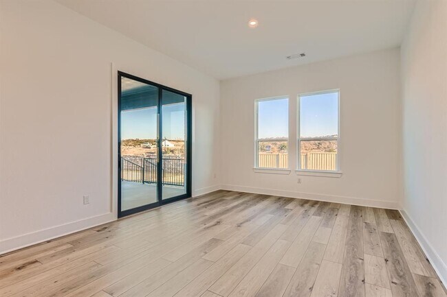 Building Photo - 300 Alava Wy