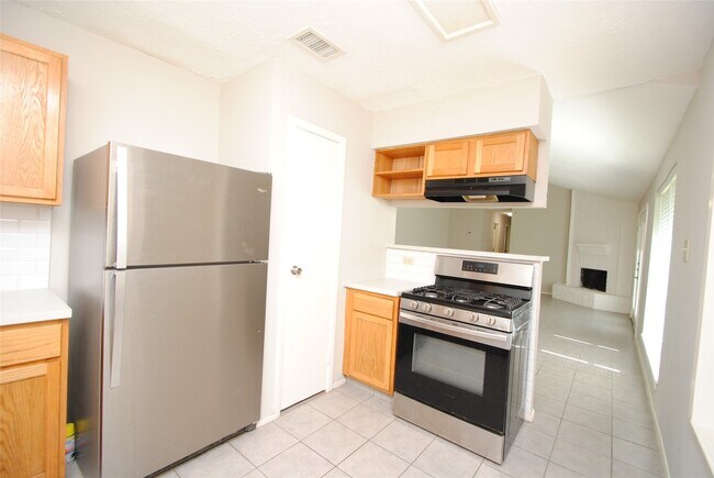 Building Photo - 3121 Trembling Creek Cir