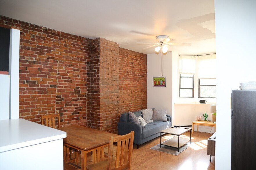 Primary Photo - 76 E Brookline St