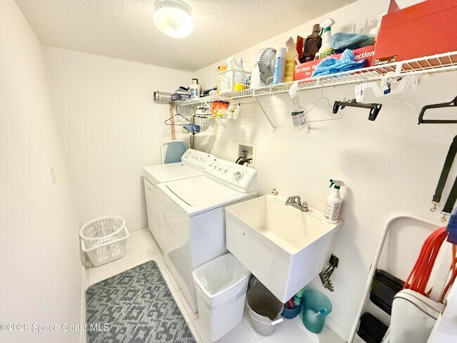 Building Photo - 425 Buchanan Ave