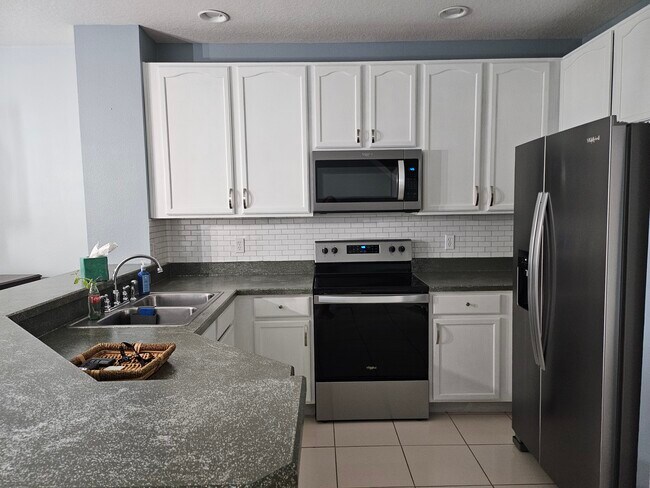 Building Photo - 10742 Savannah Wood Ct