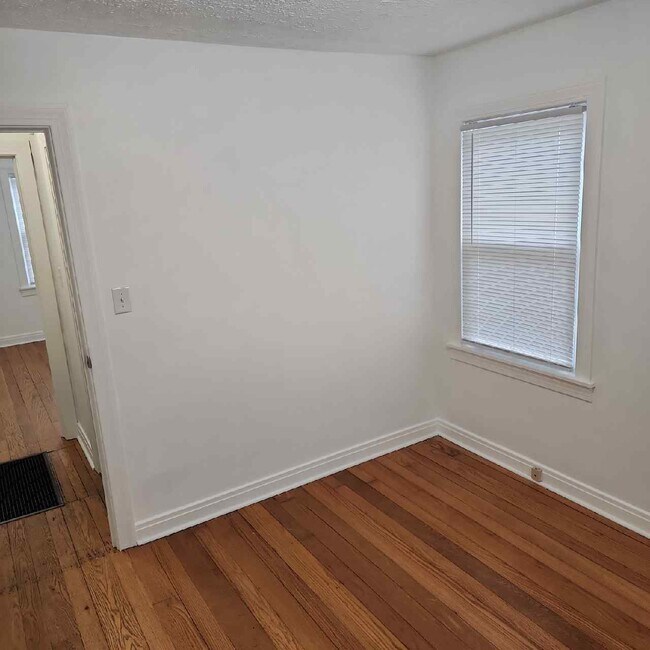 Building Photo - 1015 Camden Ave