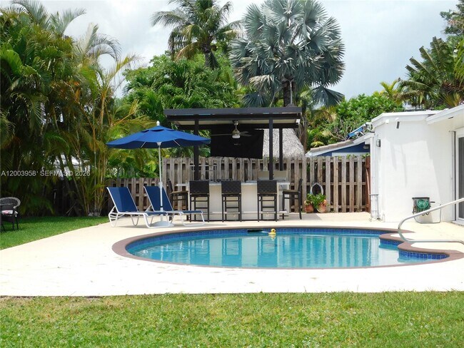 Building Photo - 108 NE 30th St