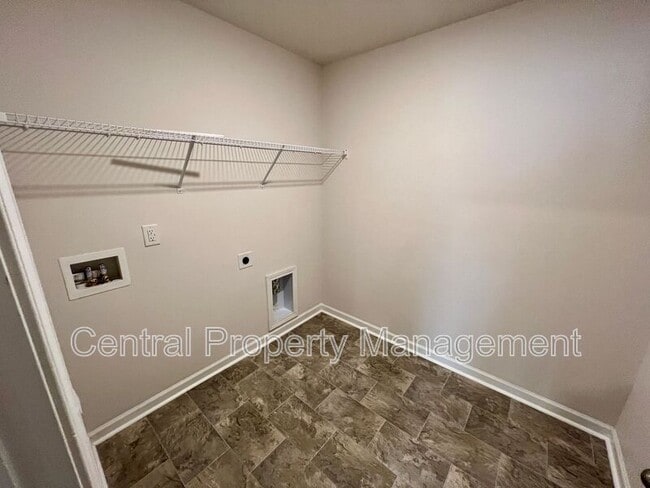 Building Photo - 534 Evaleigh St