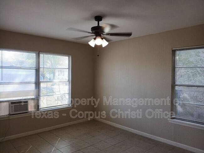 Building Photo - 4937 Blundell Dr