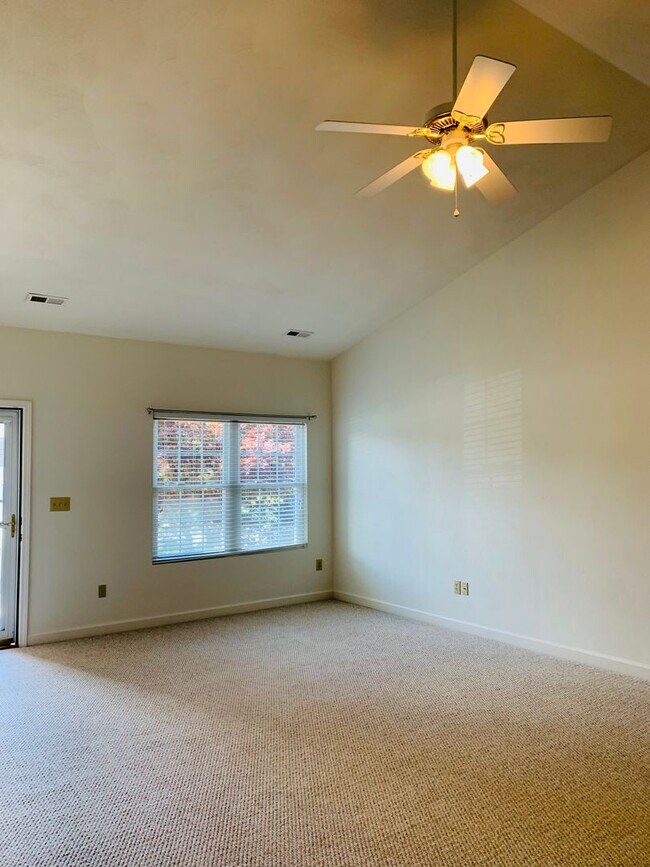 Building Photo - 145 Slate Creek Dr NW