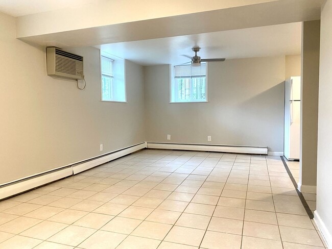 Building Photo - Webster Apartments - Newly Renovated 1 Bed...