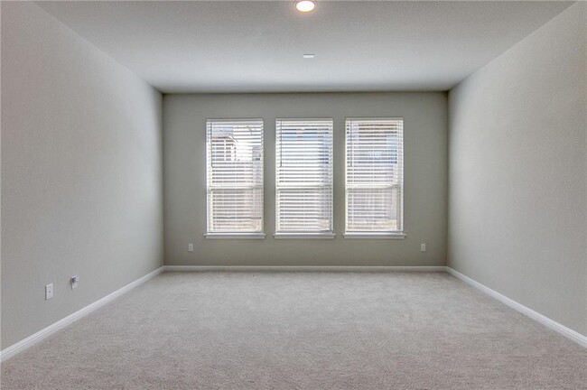 Building Photo - 2920 Coral Valley Dr