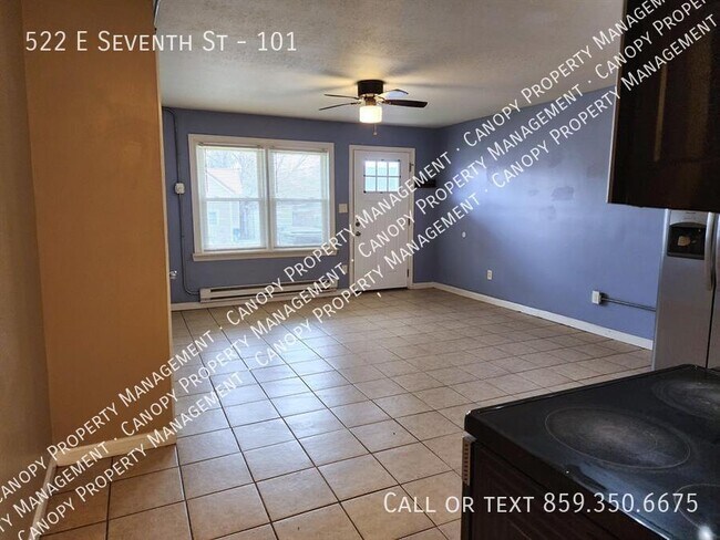 Building Photo - 522 E Seventh St-101