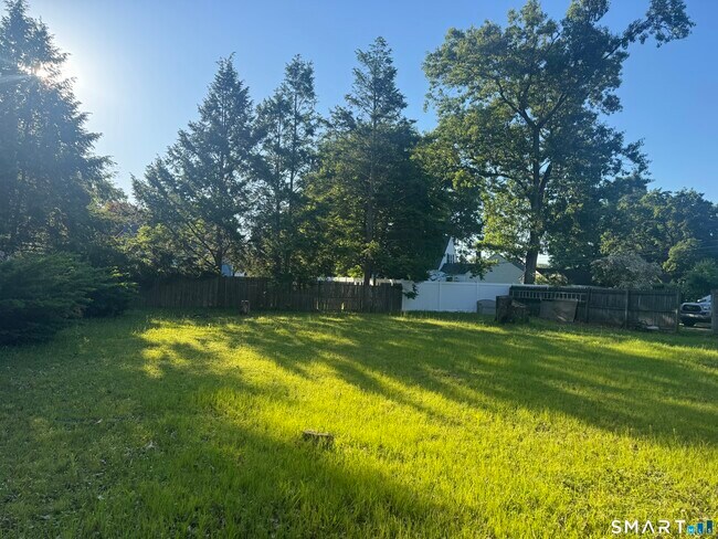 Building Photo - 482 Ash Dr
