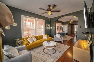 Building Photo - 309 King William St