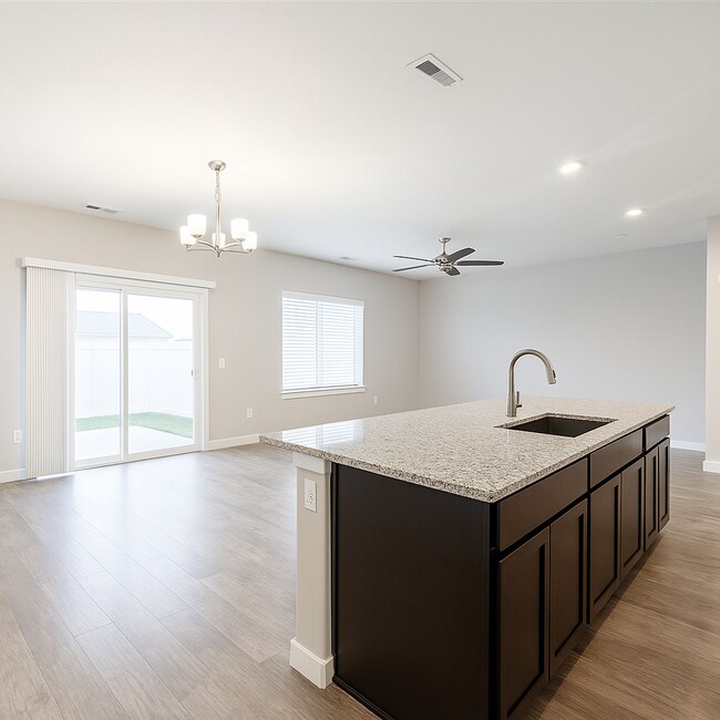 Building Photo - Modern Comfort Meets Convenience