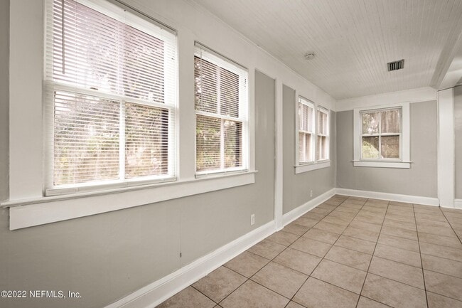 Building Photo - 1511 Belmonte Ave