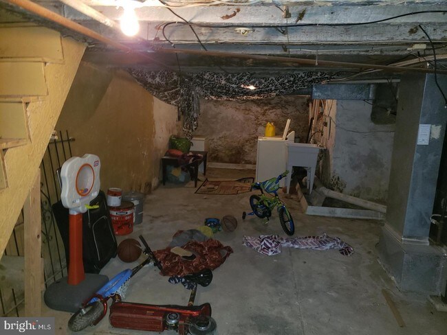 Building Photo - 1925 N Myrtlewood St