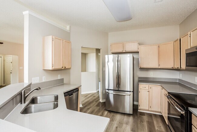 Building Photo - 11878 Meadhaven Dr