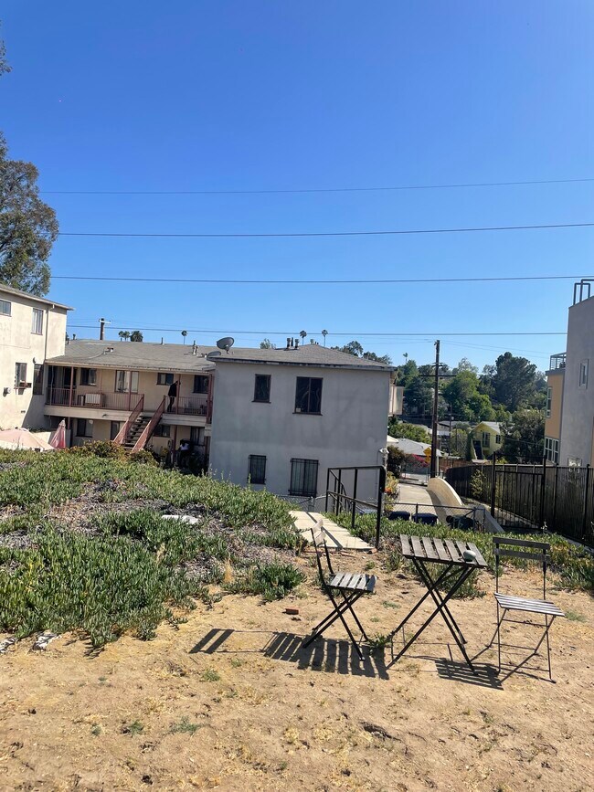 Building Photo - 2743 Waverly Dr