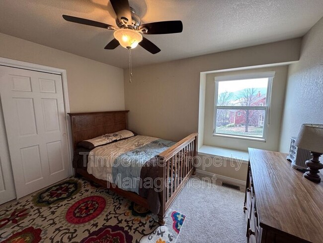 Building Photo - 5265 Champagne Dr