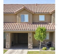 Building Photo - "Spacious 3-Bed Townhouse with 2.5 Baths in Prime Washington Location - 1550 Sq. Ft. of Comfort!"